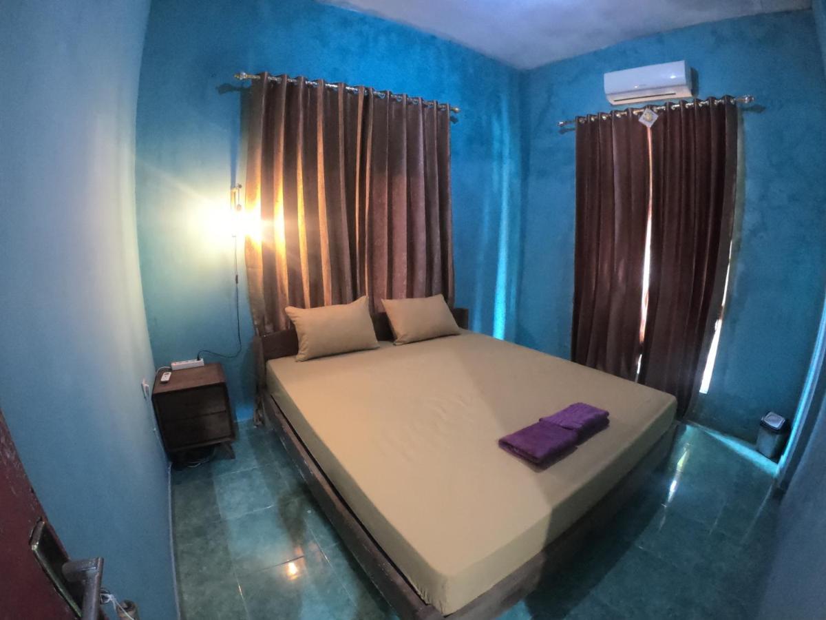 Owl Hostel Karimunjawa Buitenkant foto