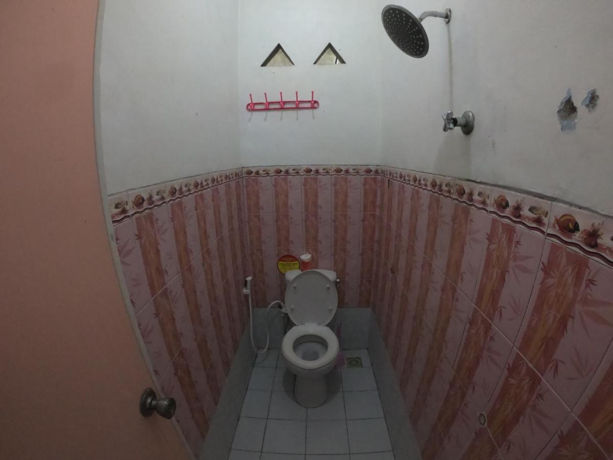 Owl Hostel Karimunjawa Buitenkant foto