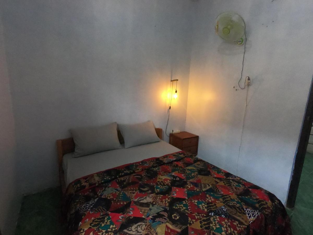 Owl Hostel Karimunjawa Buitenkant foto