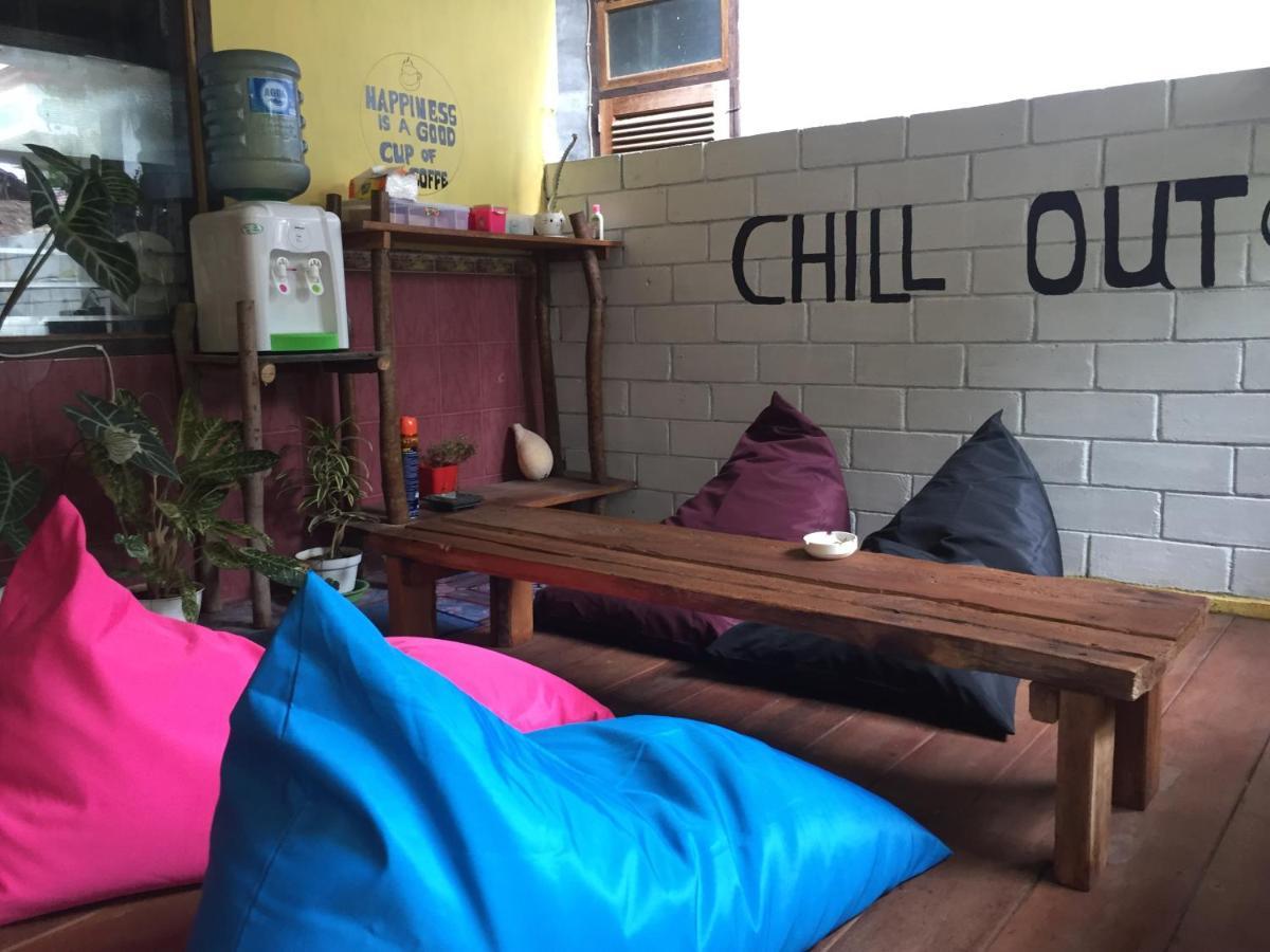 Owl Hostel Karimunjawa Buitenkant foto