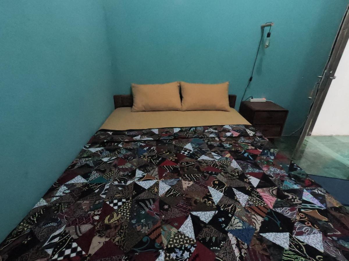 Owl Hostel Karimunjawa Buitenkant foto
