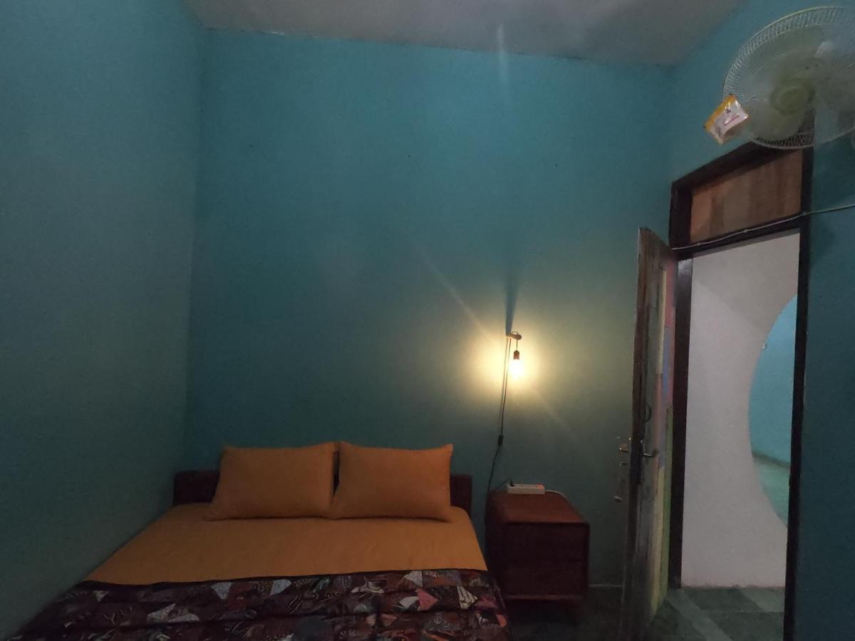 Owl Hostel Karimunjawa Buitenkant foto