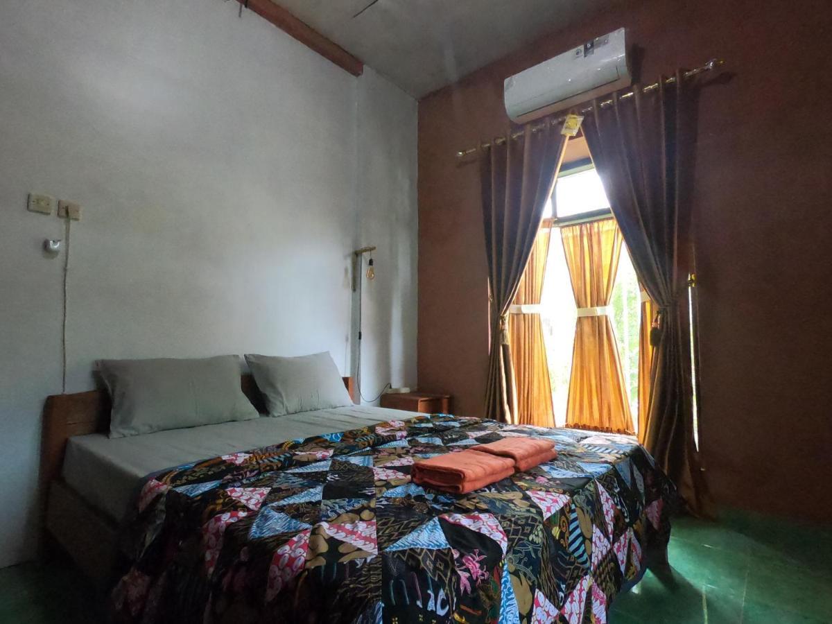 Owl Hostel Karimunjawa Buitenkant foto