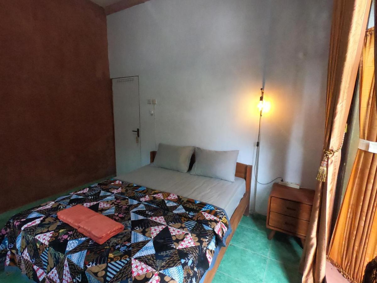 Owl Hostel Karimunjawa Buitenkant foto