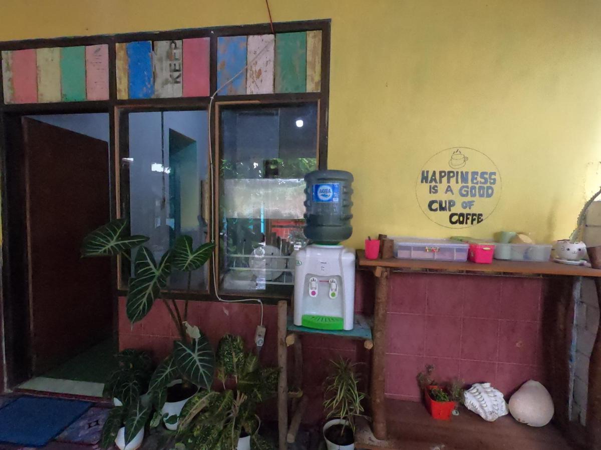 Owl Hostel Karimunjawa Buitenkant foto