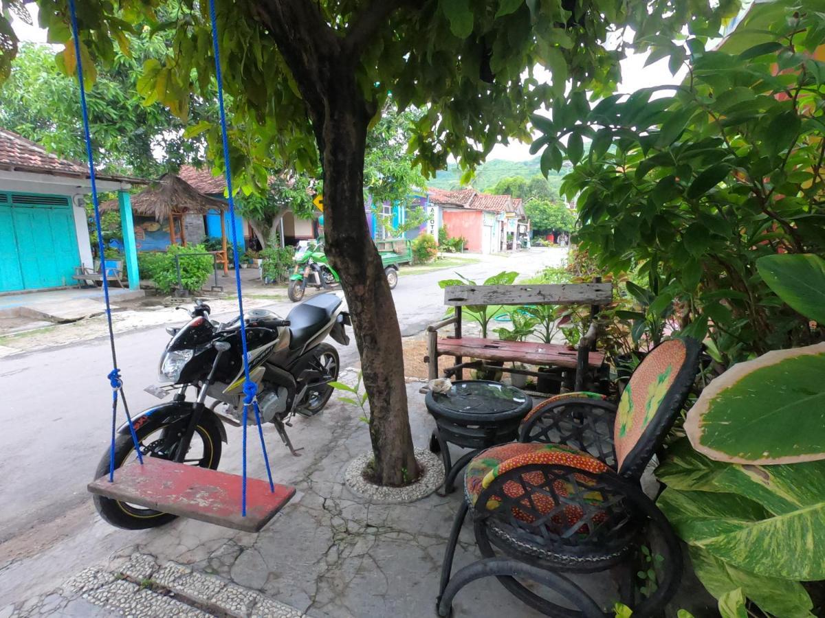 Owl Hostel Karimunjawa Buitenkant foto