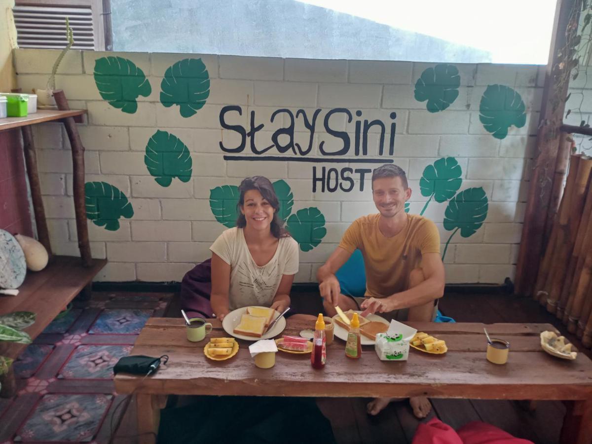 Owl Hostel Karimunjawa Buitenkant foto